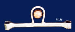 NEVADA Mouthpiece - Medium Port Rounded Loop w/ Cricket, Straight Bar